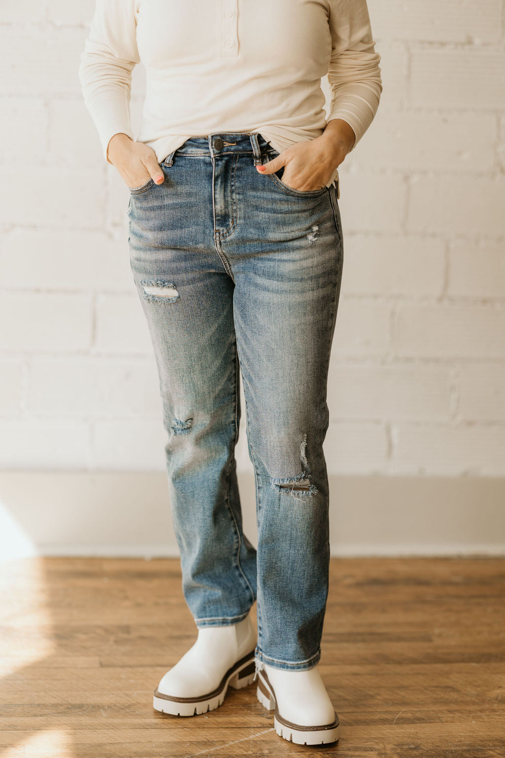 TIMARA VINTAGE WASHED STRAIGHT LEG JEANS