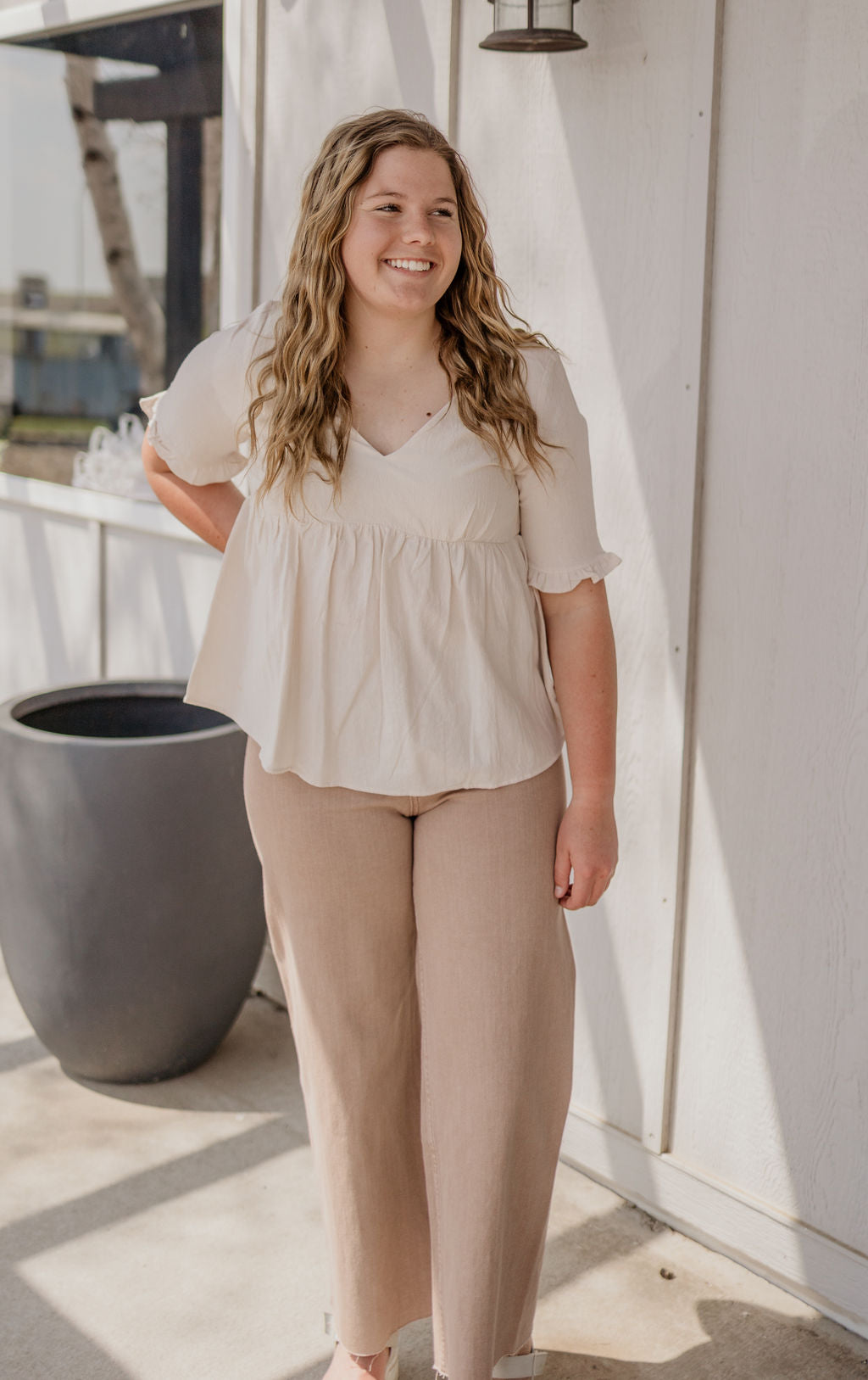 AINSLEY SAND VNECK BABYDOLL TOP BY IVY & CO