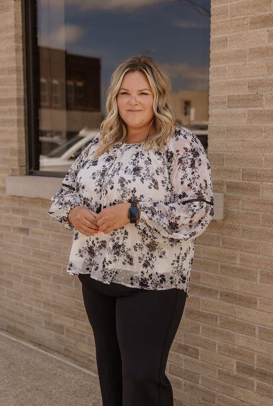 JENNIE CURVY FLORAL PRINT TOP