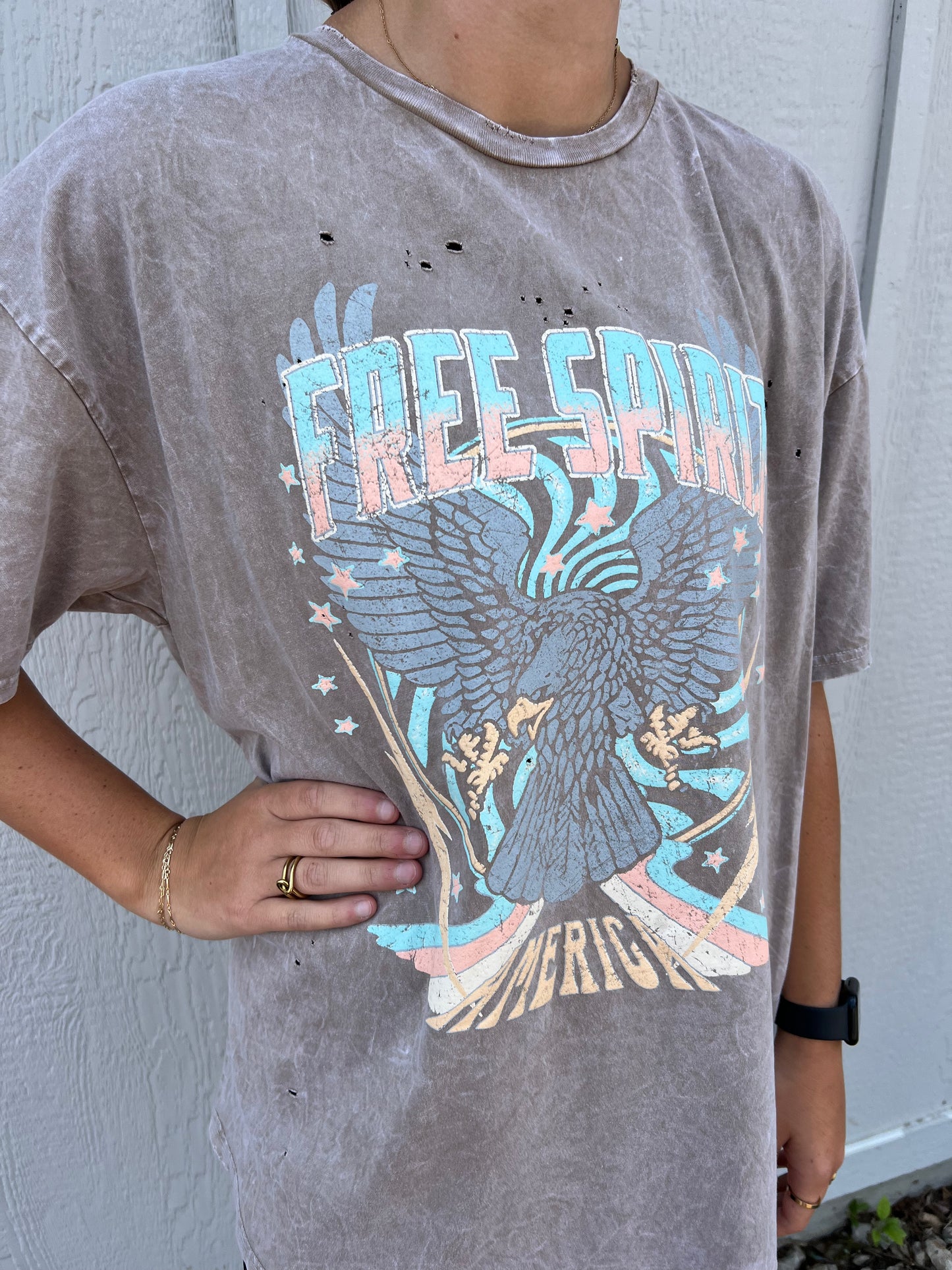 FREE SPIRIT TAUPE OVERSIZED GRAPHIC TEE