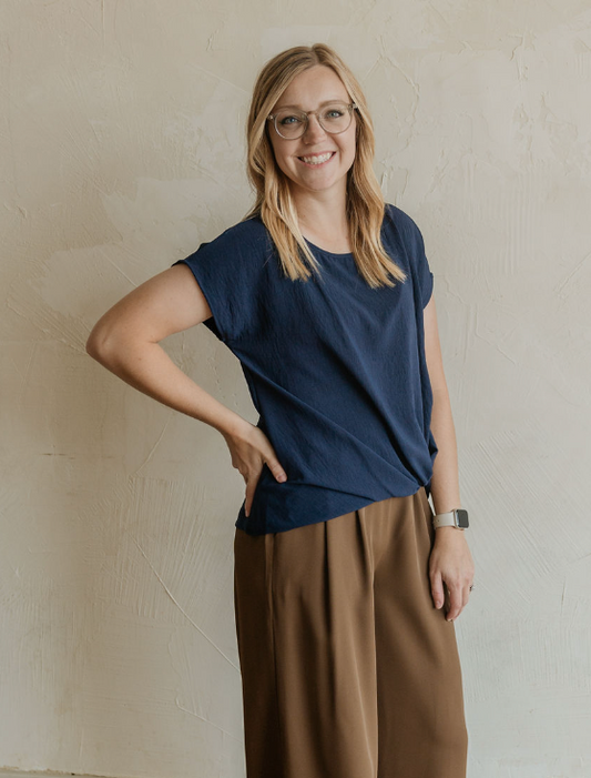 WILLA NAVY BLOUSE WITH FRONT TIE DETAIL