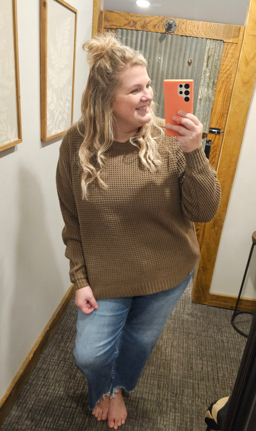 INDIE CURVY KNITTED SWEATER 2 COLOR OPTIONS
