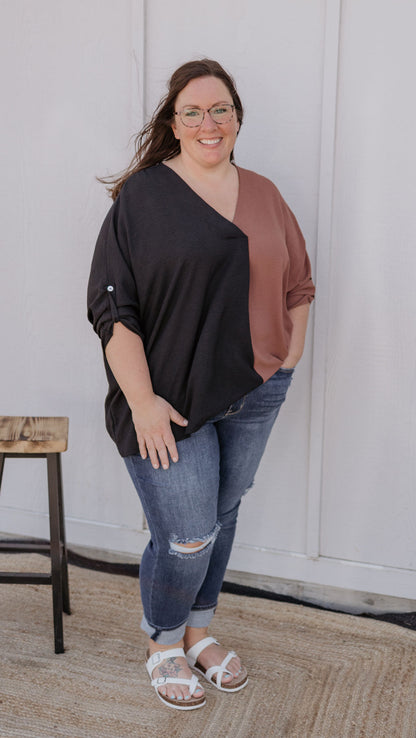 RYANN CURVY COLORBLOCK BLOUSE